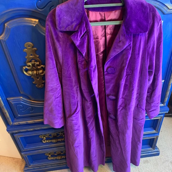 MARGUERITE RUBEL Jackets & Blazers - Vintage 1960's MARGUERITE RUBEL Velvet Opera Coat